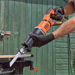 Scie sabre électrique BES301-QS 750 W BLACK+DECKER Scie sabre électrique BES301-QS 750 W BLACK+DECKER