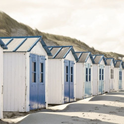 Toile Cabanes de Plage 30x30cm – Déco Estivale

