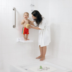 Siège douche rabattable SANIMAR – Sécurité et confort | SANIMAR