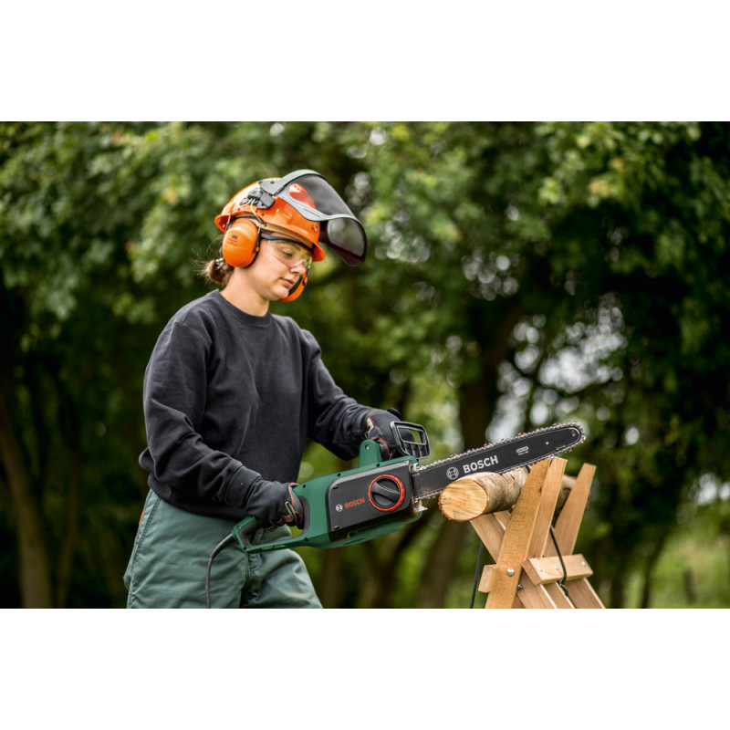 Tronçonneuse électrique Universal Chain 1800 W 40 cm BOSCH Tronçonneuse électrique Universal Chain 1800 W 40 cm BOSCH