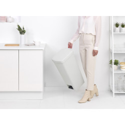 Poubelle à pédale StepUp gris clair 40 L BRABANTIA Poubelle à pédale StepUp gris clair 40 L BRABANTIA