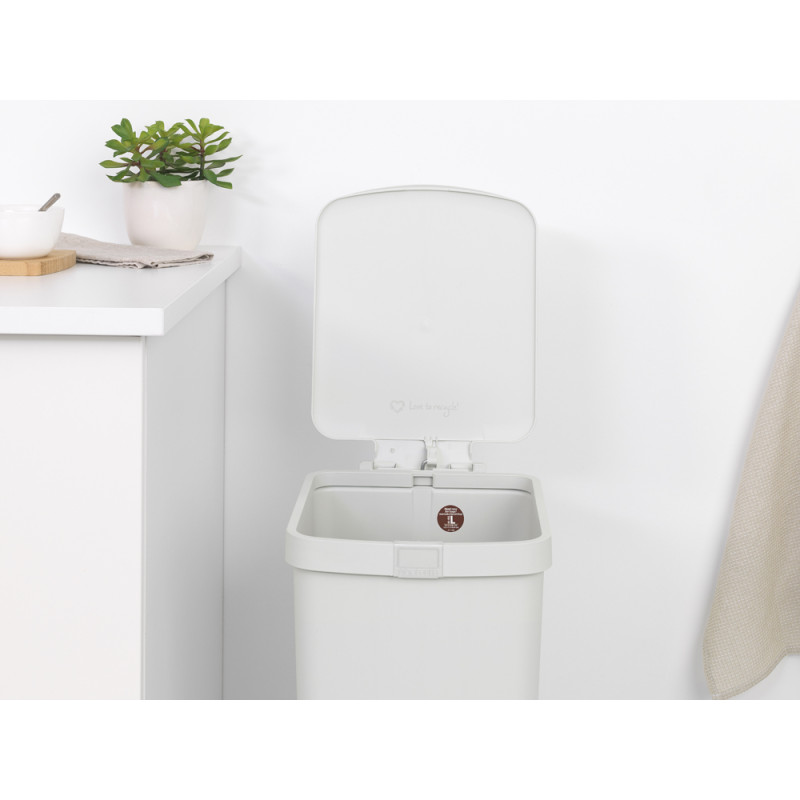 Poubelle à pédale StepUp gris clair 40 L BRABANTIA Poubelle à pédale StepUp gris clair 40 L BRABANTIA