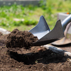 Pelle à rebords en acier carbone ROOTSLAYER