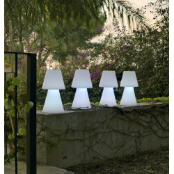 Lampe Lola 45 LED Blanc Froid – Éclairage Moderne | NEWGARDEN
 Lampe Lola 45 LED Blanc Froid – Éclairage Moderne | NEWGARDEN