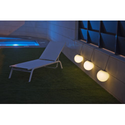 Suspension LED Norai Boule 2.5W – Éclairage Extérieur | NEWGARDEN
 Suspension LED Norai Boule 2.5W – Éclairage Extérieur | NEWGARDEN