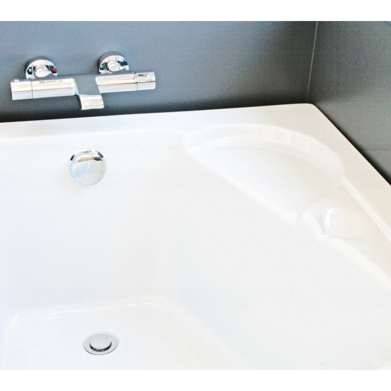 Baignoire d'angle Fany 135 x 135 cm ONDÉE Baignoire d'angle Fany 135 x 135 cm ONDÉE