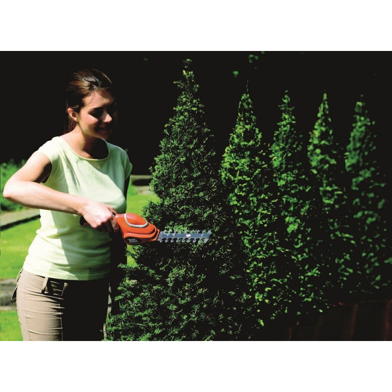 Sculpte-haies et cisaille à gazon GSL700 7,2 V – Jardinage facile | BLACK+DECKER Sculpte-haies et cisaille à gazon GSL700 7,2 V – Jardinage facile | BLACK+DECKER