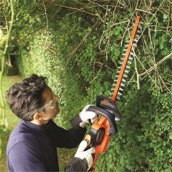 Taille-haie sur accu 18 V Li 4 Ah 50 cm POWERCOMMAND E-DRIVE T- BLACK+DECKER Taille-haie sur accu 18 V Li 4 Ah 50 cm POWERCOMMAND E-DRIVE T- BLACK+DECKER