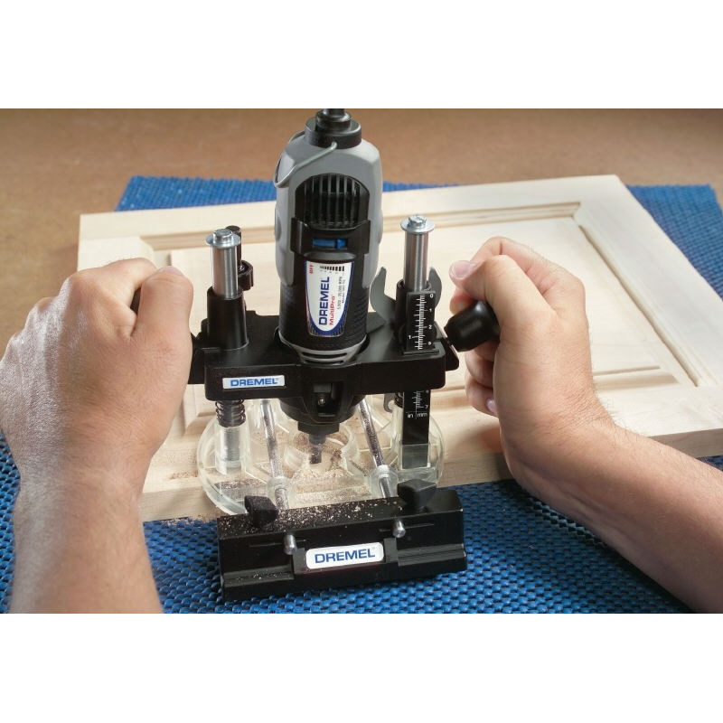 Défonceuse Plongeante DREMEL – Précision & Puissance | DREMEL Défonceuse Plongeante DREMEL – Précision & Puissance | DREMEL
