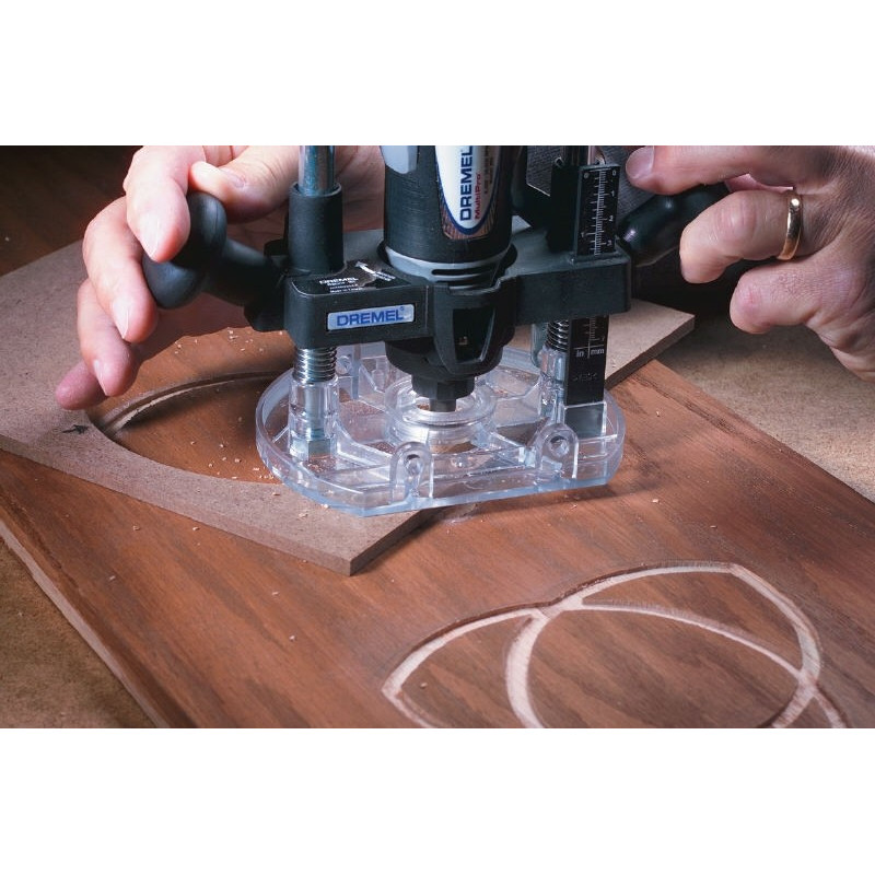 Défonceuse Plongeante DREMEL – Précision & Puissance | DREMEL Défonceuse Plongeante DREMEL – Précision & Puissance | DREMEL