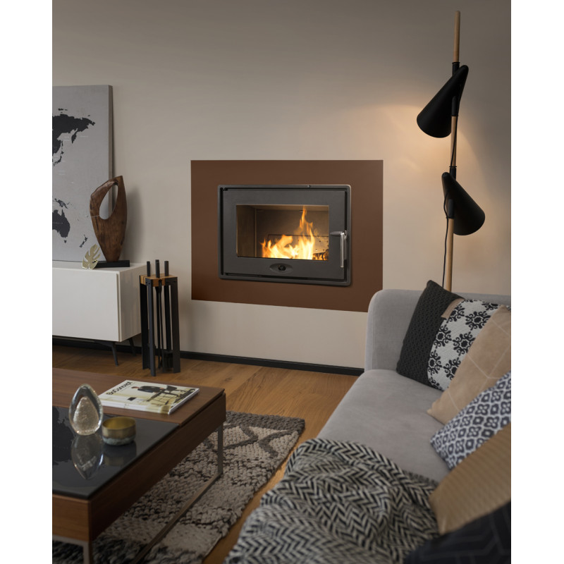 Foyer à bois 700 Optimisé avec volet 7kW INVICTA