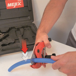 Kit de découpe et sertissage pour tubes en PER MEJIX