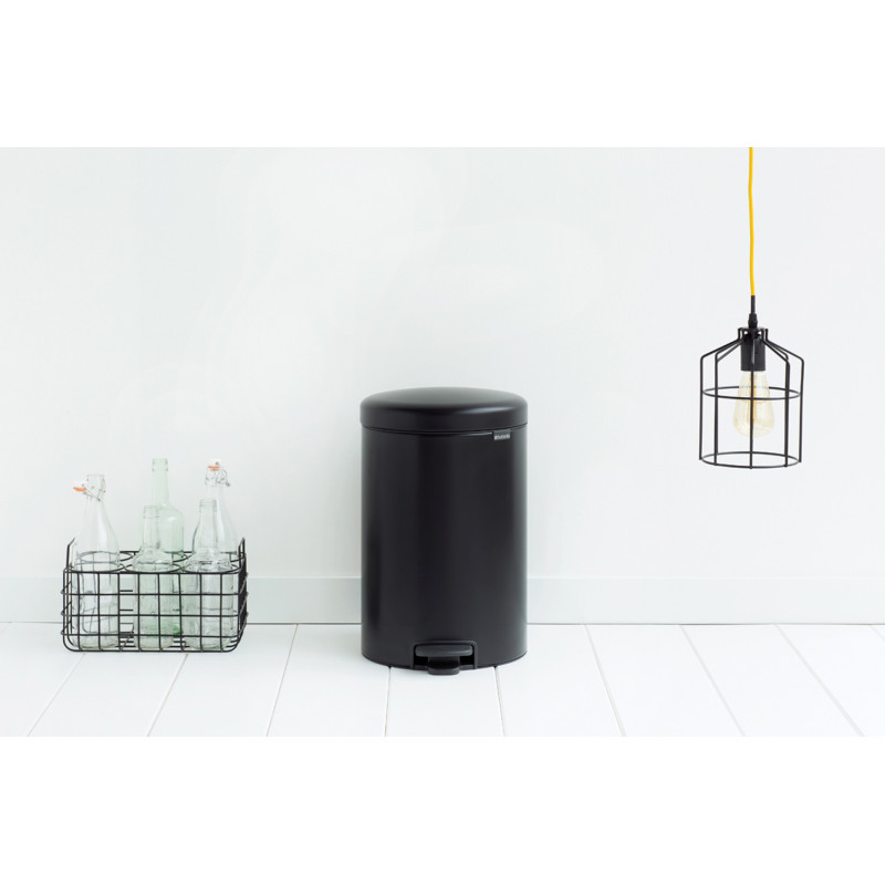Poubelle à pédale NewIcon noire 20 L BRABANTIA