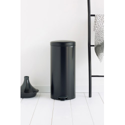 Poubelle à pédale NewIcon noire 30 L BRABANTIA Poubelle à pédale NewIcon noire 30 L BRABANTIA