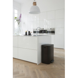 Poubelle de tri à pédale Bo noire 2 x 30 L BRABANTIA Poubelle de tri à pédale Bo noire 2 x 30 L BRABANTIA