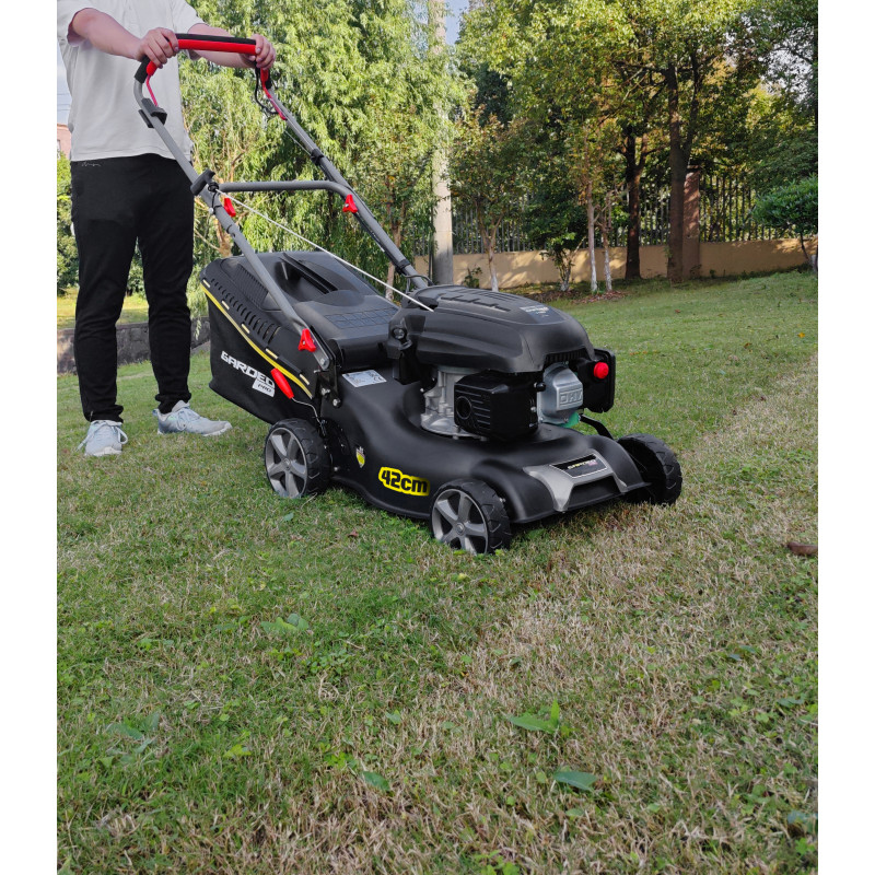 Tondeuse thermique GTTAC41T144-24 144,3 cc 41,8 cm GARDEO PRO