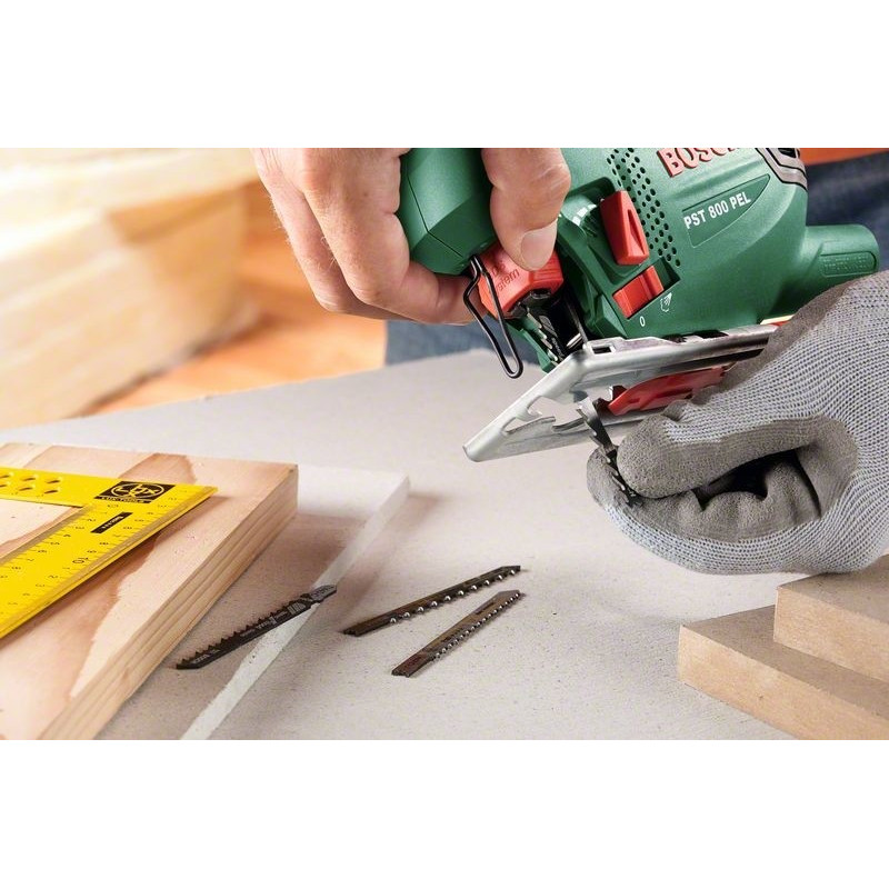Scie sauteuse Bosch PST 800 PEL – Puissante et précise | BOSCH
 Scie sauteuse Bosch PST 800 PEL – Puissante et précise | BOSCH