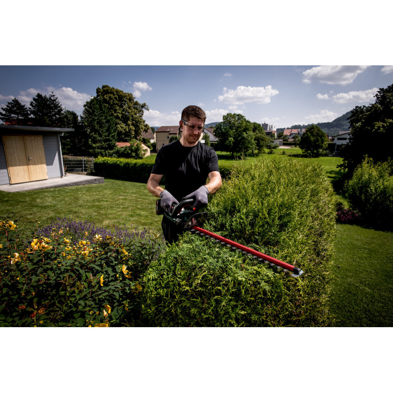 Taille-haie sur batterie HS 18 LTX 55 18 V 2 x 2 Ah METABO