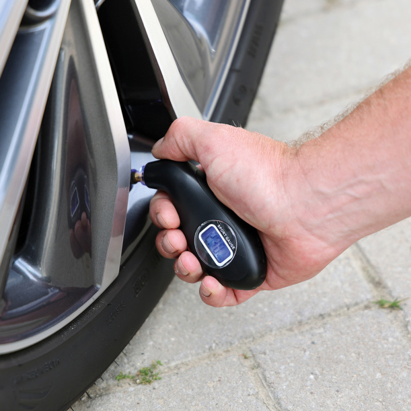 Manomètre numérique CARPOINT – Mesure précise | CARPOINT