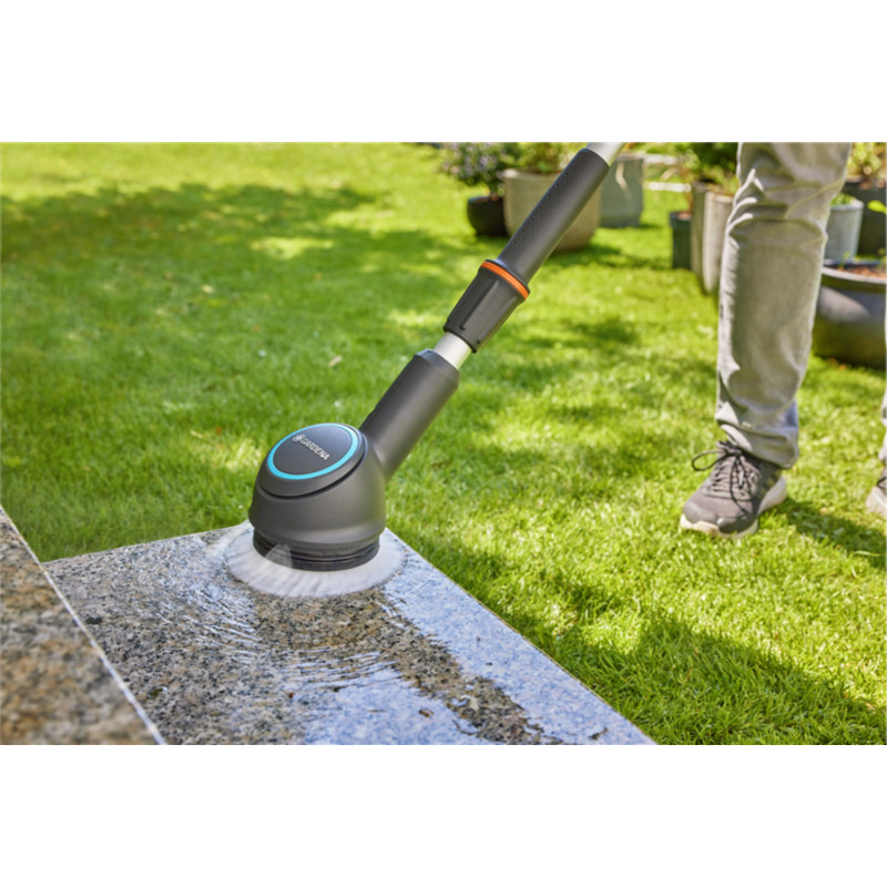 Brosse douce avec manche pour nettoyeur AquaBrush GARDENA Brosse douce avec manche pour nettoyeur AquaBrush GARDENA