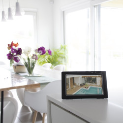 Set de 2 caméras extérieures Wi-Fi avec écran CHACON Set de 2 caméras extérieures Wi-Fi avec écran CHACON