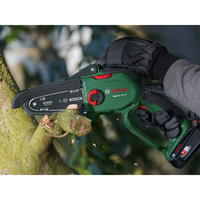 Scie d'élagage Easy Chain 18V BOSCH sur batterie | BOSCH Scie d'élagage Easy Chain 18V BOSCH sur batterie | BOSCH