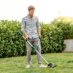 Coupe-bordure sur batterie Universal GrassCut 18 BOSCH | BOSCH
