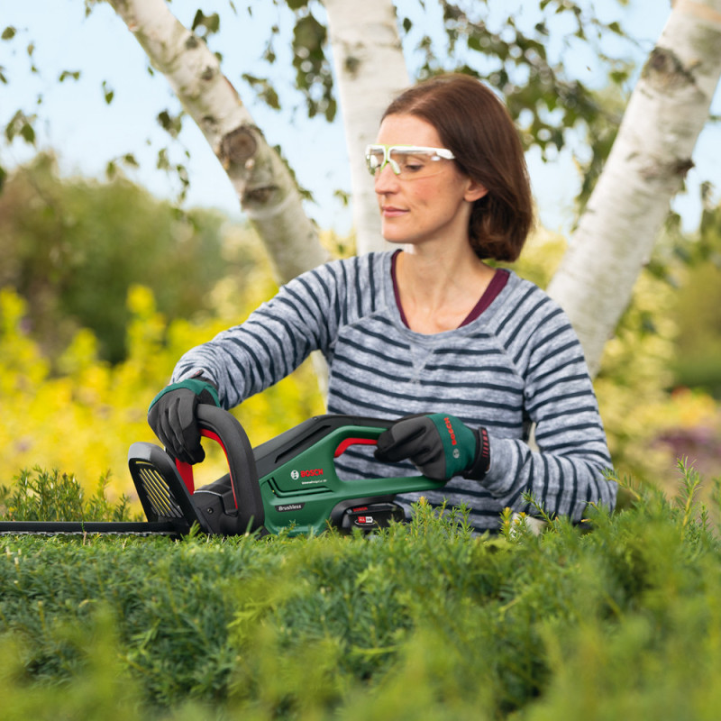 Taille-haie sur batterie Bosch Universal HedgeCut 18V-48 | BOSCH