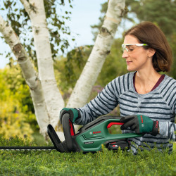 Taille-haie sur batterie Bosch Universal HedgeCut 18V-50 | BOSCH Taille-haie sur batterie Bosch Universal HedgeCut 18V-50 | BOSCH