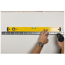 Rail de fixation pour meuble suspendu en acier zingué 2032 mm TEKNIBOX