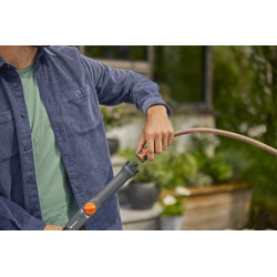 Manche à passage d'eau télescopique GARDENA