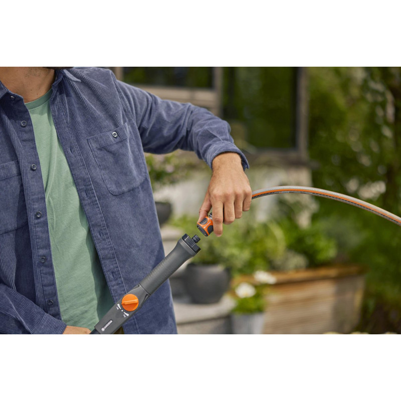 Manche à passage d'eau télescopique GARDENA