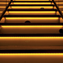 Ruban LED RGB extensible IP20 5 m 10 W XANLITE