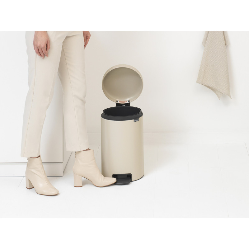 Poubelle à pédale NewIcon 12L – Design & Pratique | BRABANTIA