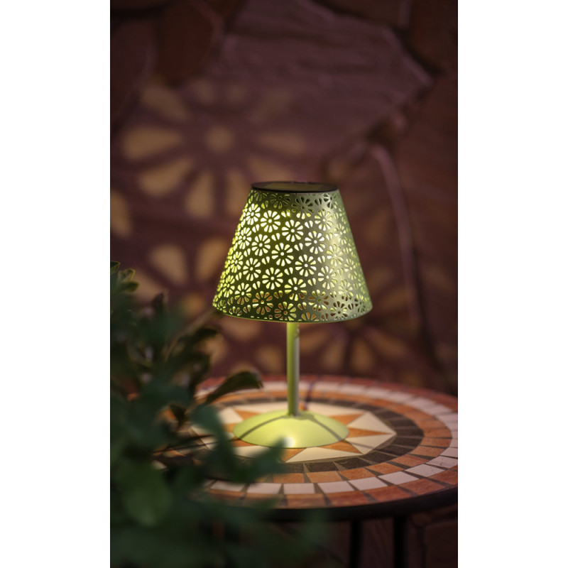 Lampe de table solaire verte – Ambiance extérieure | EGLO