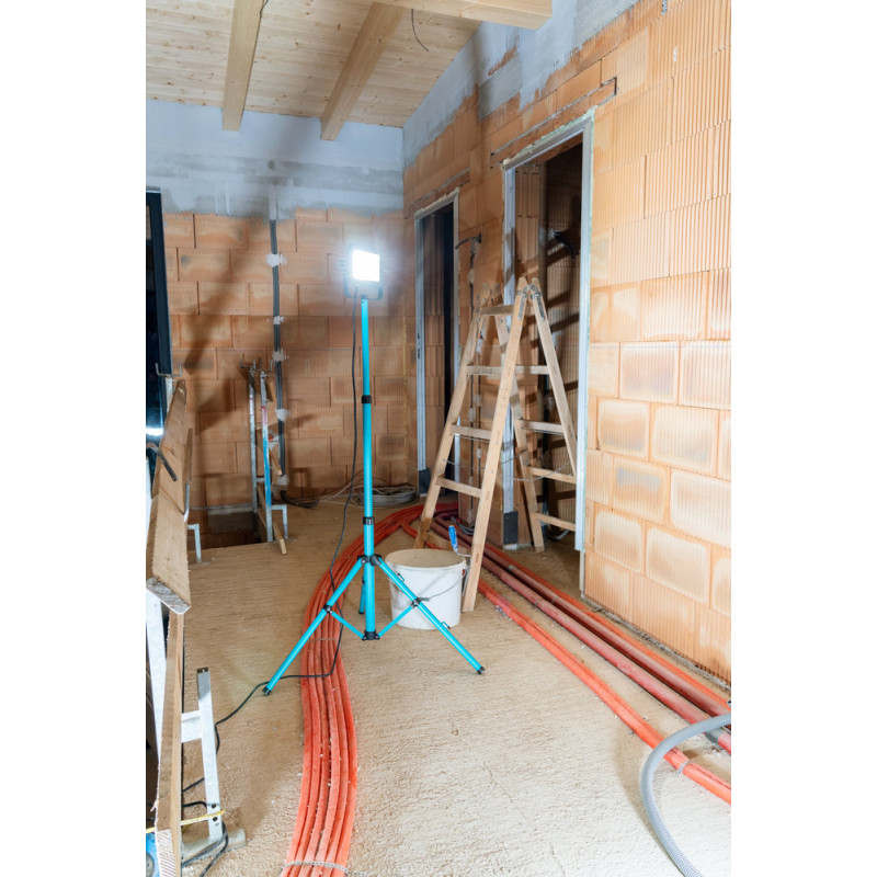 Projecteur LED Avelar – Éclairage puissant portable | EGLO