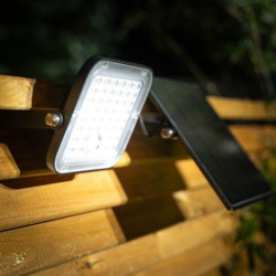Projecteur LED Solaire 1400 lm – Sécurité Extérieure | XANLITE