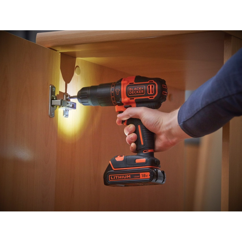 Perceuse-visseuse à percussion sans fil 18V avec chargeur - BDCHD18KB-QW - BLACK+DECKER Perceuse-visseuse à percussion sans fil 18V avec chargeur - BDCHD18KB-QW - BLACK+DECKER