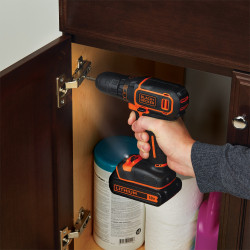 Perceuse visseuse BDC718AS2O-QW 18V avec 2 batteries et 80 accessoires BLACK+DECKER Perceuse visseuse BDC718AS2O-QW 18V avec 2 batteries et 80 accessoires BLACK+DECKER