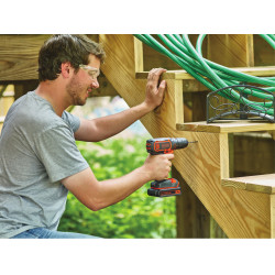 Perceuse visseuse BDC718AS2O-QW 18V avec 2 batteries et 80 accessoires BLACK+DECKER Perceuse visseuse BDC718AS2O-QW 18V avec 2 batteries et 80 accessoires BLACK+DECKER