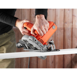 Scie circulaire 1250W 66 mm avec lame supplémentaire BLACK+DECKER Scie circulaire 1250W 66 mm avec lame supplémentaire BLACK+DECKER
