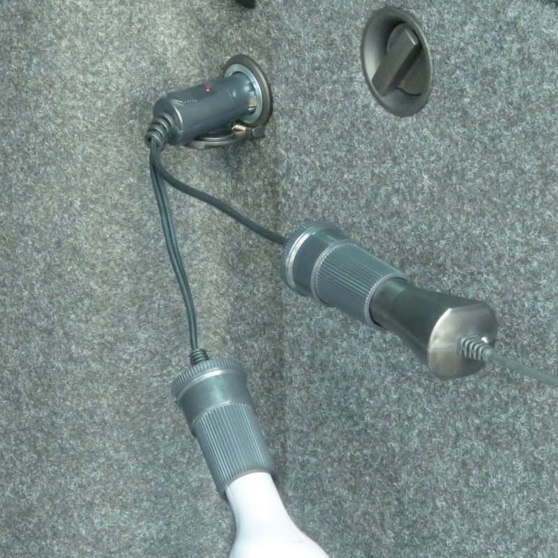 Double prise allume-cigare – Chargez 2 appareils | CARPOINT Double prise allume-cigare – Chargez 2 appareils | CARPOINT