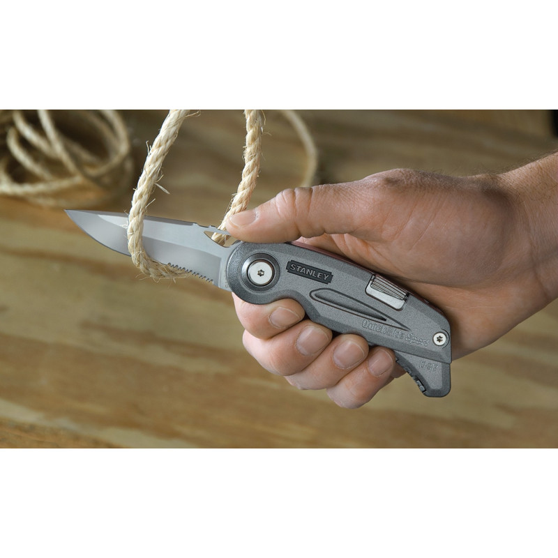 Couteau Sport Quickslide STANLEY – Coupe Rapide et Précise | STANLEY Couteau Sport Quickslide STANLEY – Coupe Rapide et Précise | STANLEY