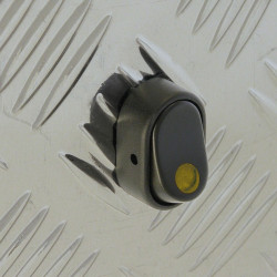 Interrupteur LED Jaune – Éclairage Fiable | CARPOINT Interrupteur LED Jaune – Éclairage Fiable | CARPOINT