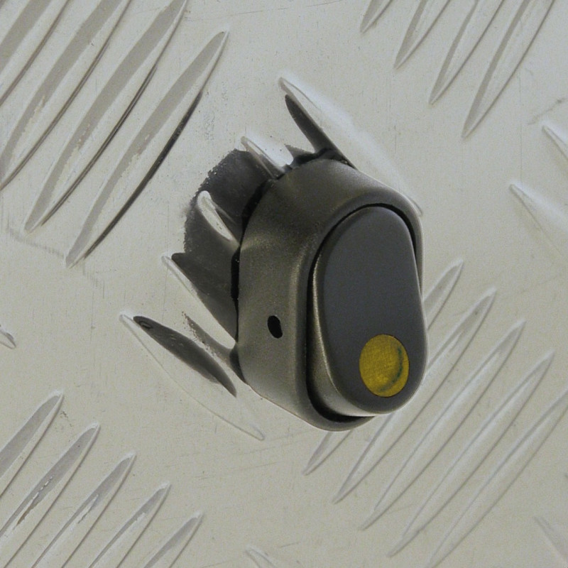 Interrupteur LED Jaune – Éclairage Fiable | CARPOINT Interrupteur LED Jaune – Éclairage Fiable | CARPOINT