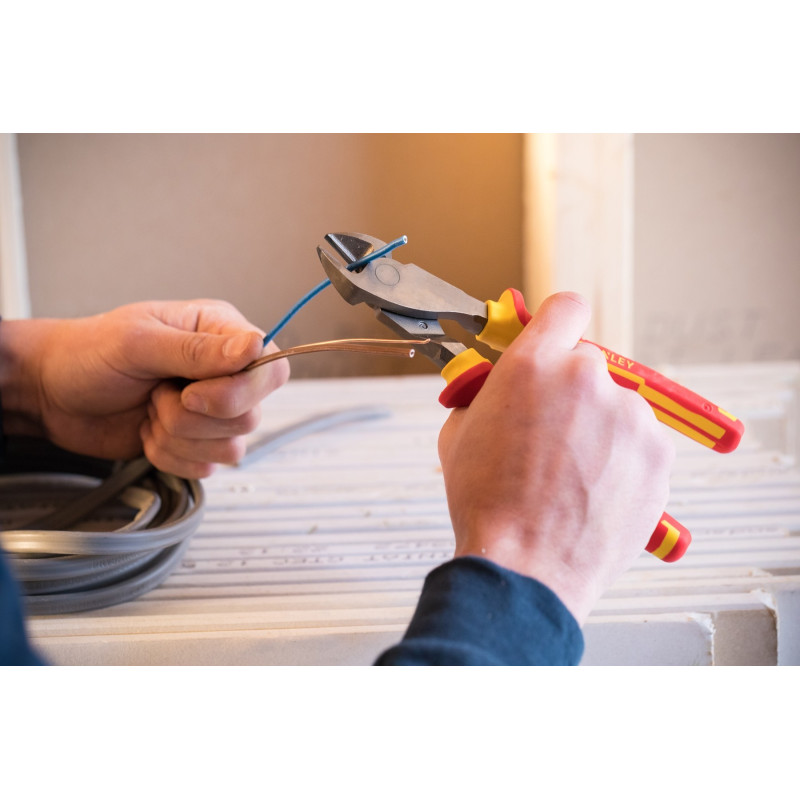 Pince coupante diagonale VDE 195mm STANLEY – Coupe précise | STANLEY Pince coupante diagonale VDE 195mm STANLEY – Coupe précise | STANLEY