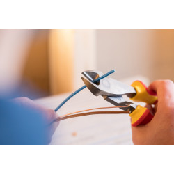 Pince coupante diagonale VDE 195mm STANLEY – Coupe précise | STANLEY Pince coupante diagonale VDE 195mm STANLEY – Coupe précise | STANLEY