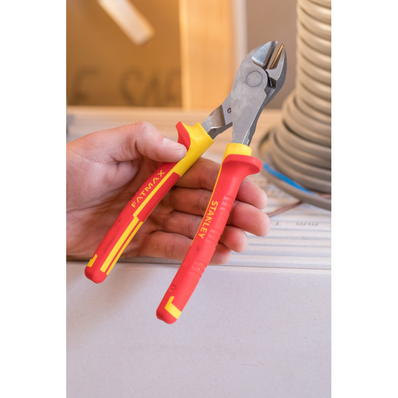 Pince coupante diagonale VDE 195mm STANLEY – Coupe précise | STANLEY Pince coupante diagonale VDE 195mm STANLEY – Coupe précise | STANLEY