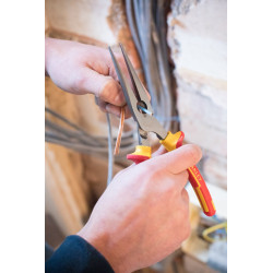 Pince plate à bec long VDE 210 mm STANLEY – Précision | STANLEY