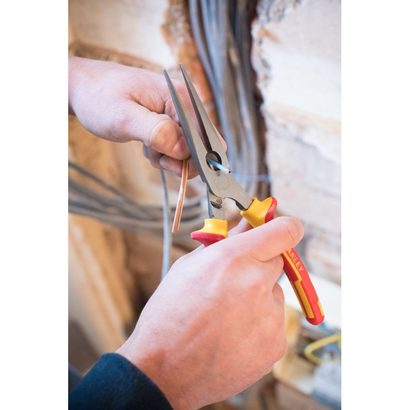 Pince plate à bec long VDE 210 mm STANLEY – Précision | STANLEY